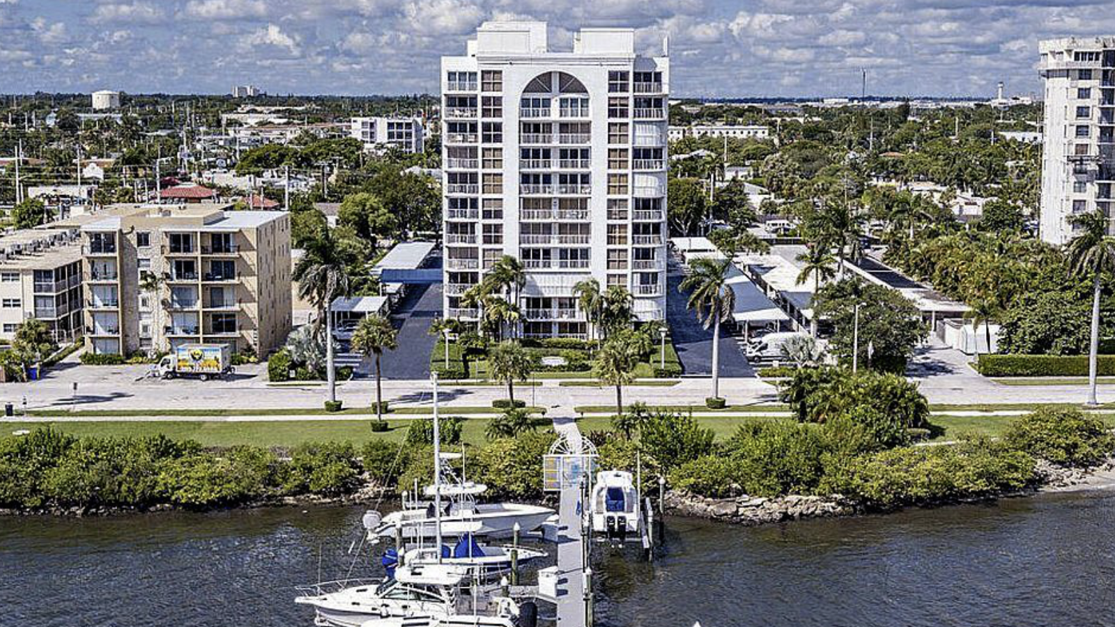 West Palm Beach Eyeing Waterfront Property Moratorium