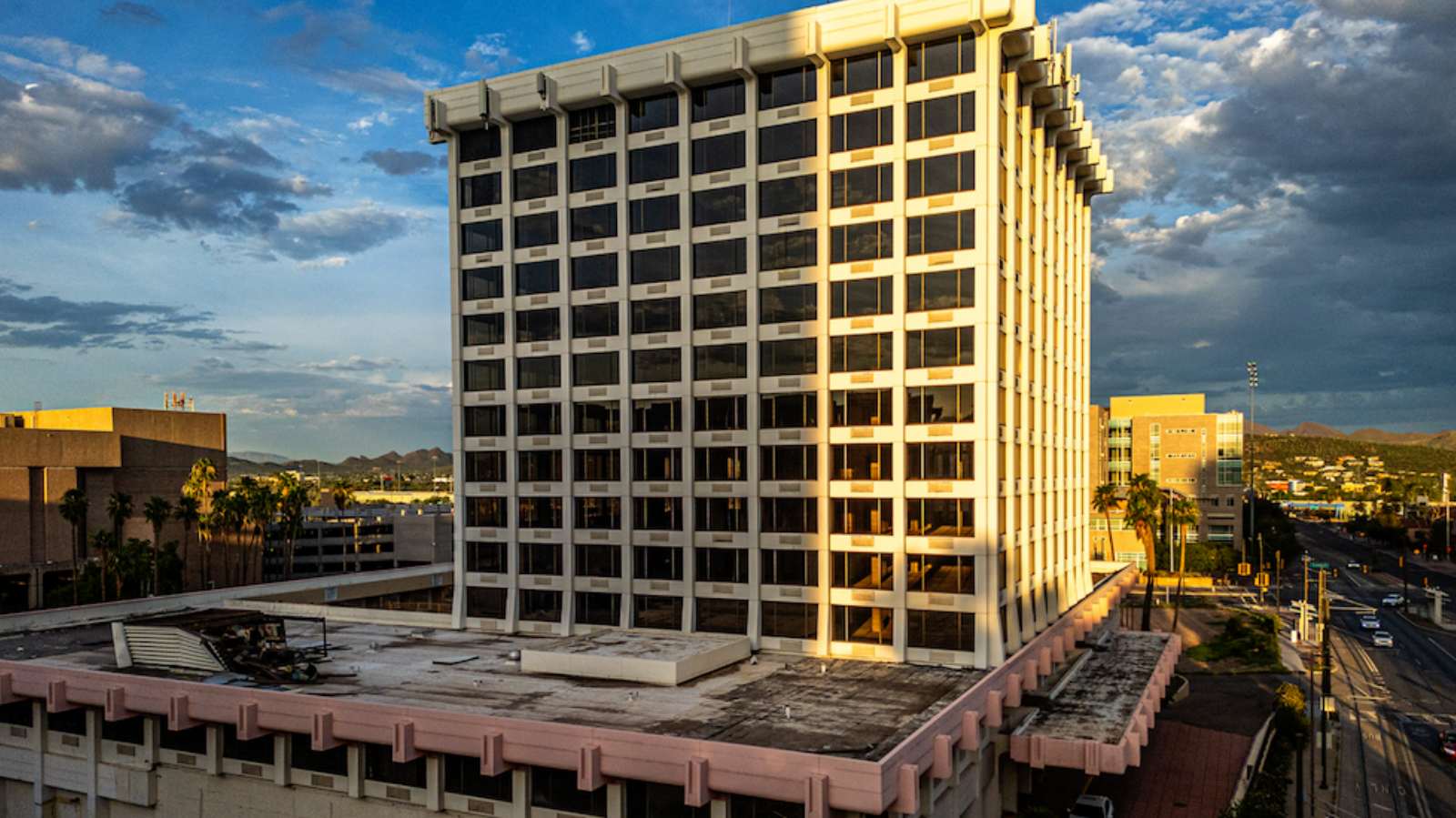 Hyatt Regency to Take Over Vacant Tucson Hotel Tower