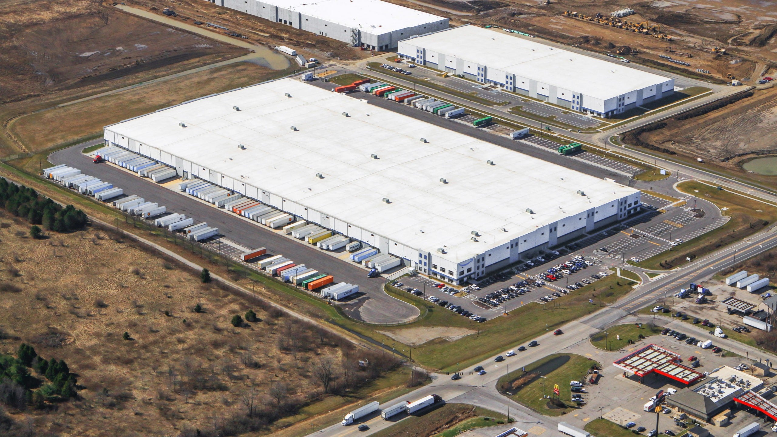 Brookfield, CPP Taking LXP Industrial Private in $5.2B Deal