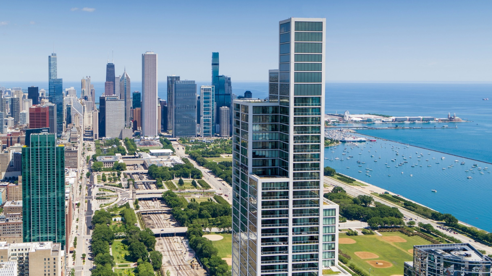 JLL Secures $332M to Refinance 76-Story Chicago Luxury MF Tower