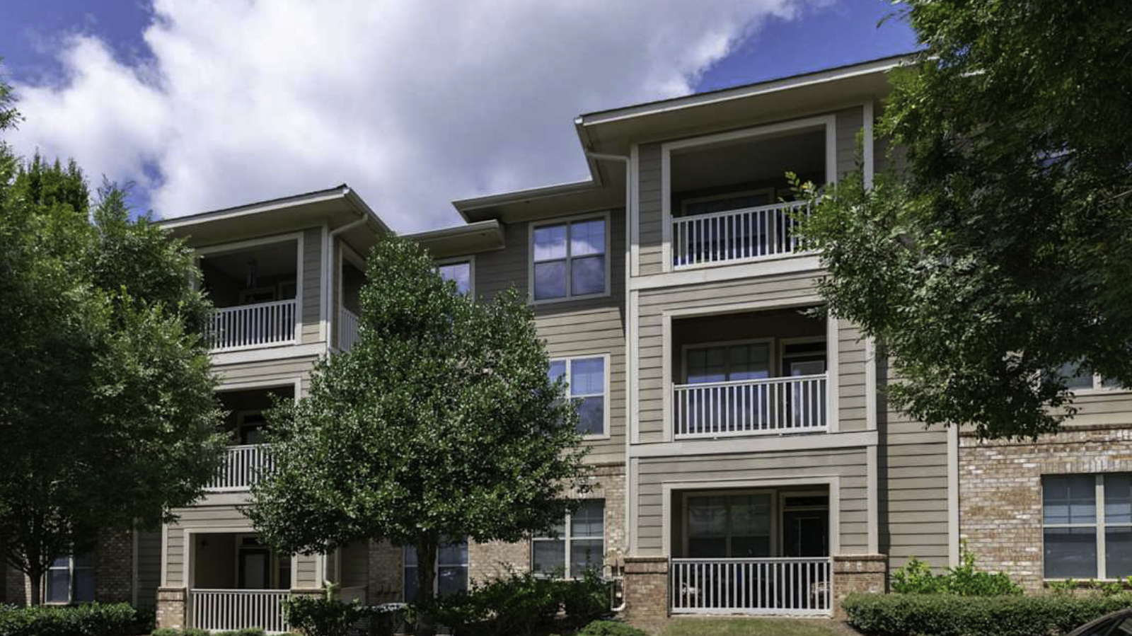 Walton Lakes Offloads Two Atlanta Rental Properties