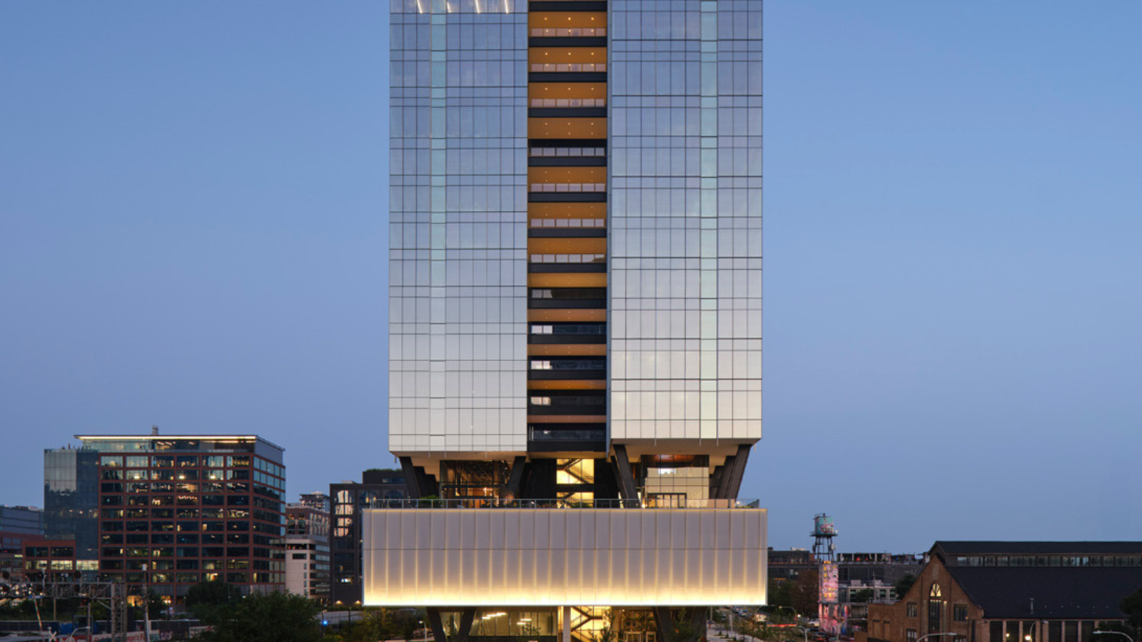 JLL Arranges $213M Refinancing of Fulton Market Office Tower for Sterling Bay