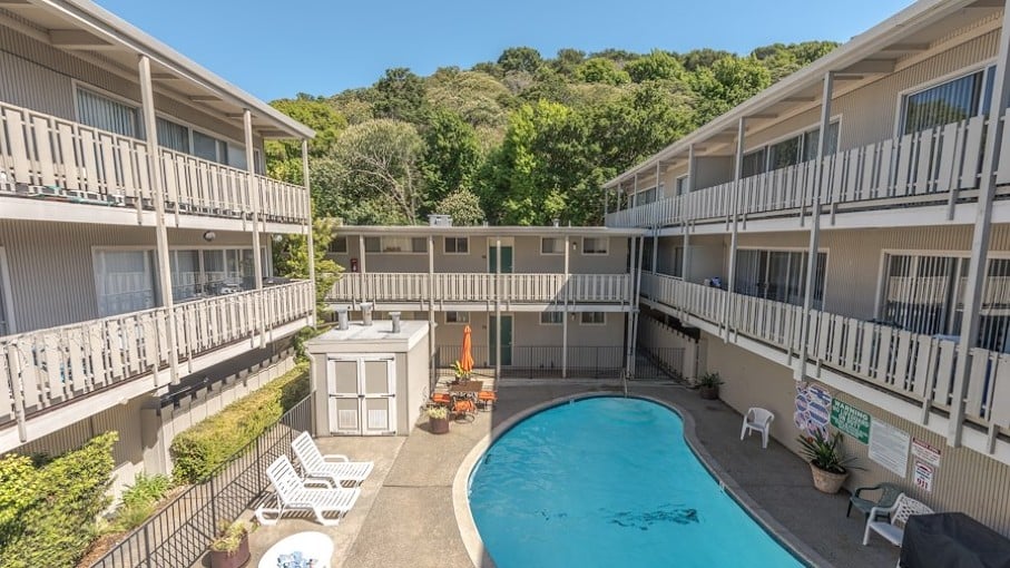 Levin Johnston Team Arranges Belmont Apartment Sale