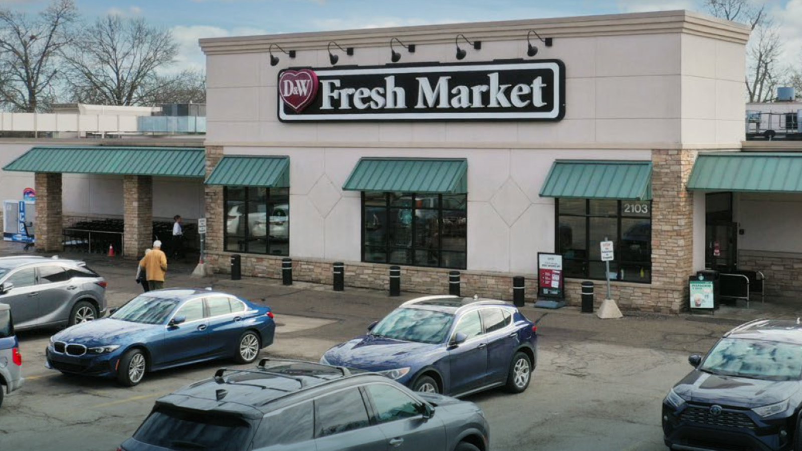 SRS Real Estate Partners Completes Sale of Grocery Property in Michigan