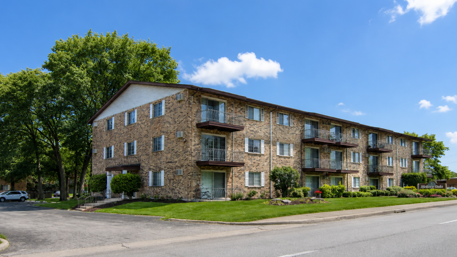 Greenstone Partners Closes MF Deal in Chicago’s South Suburbs