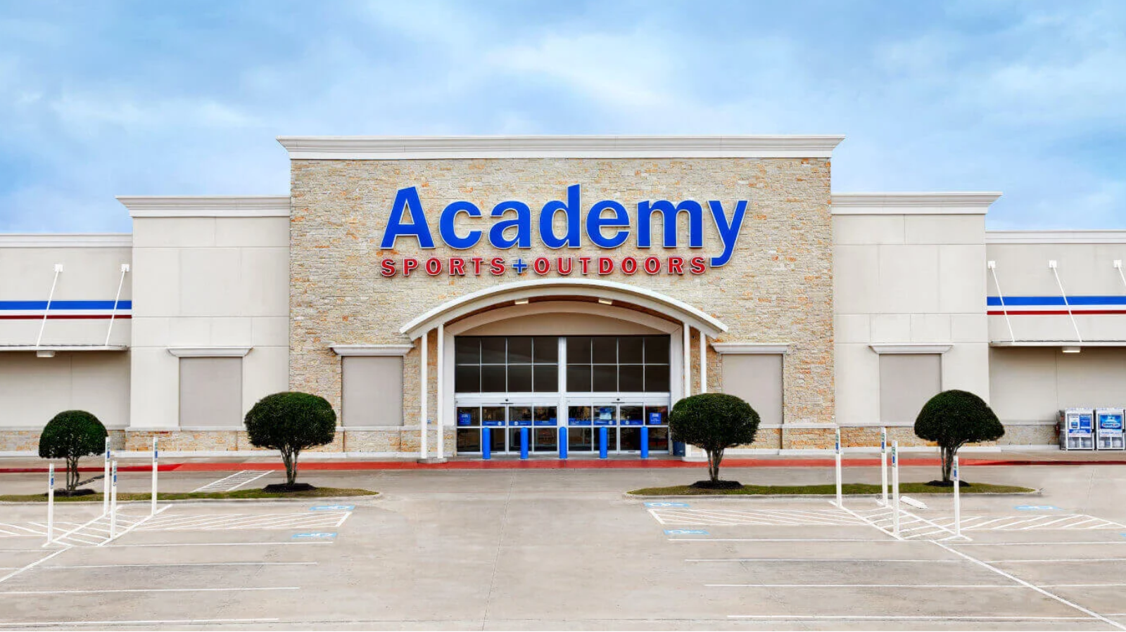 Broadstone Inks Hobby Lobby, Academy Sports as Manor Tenants