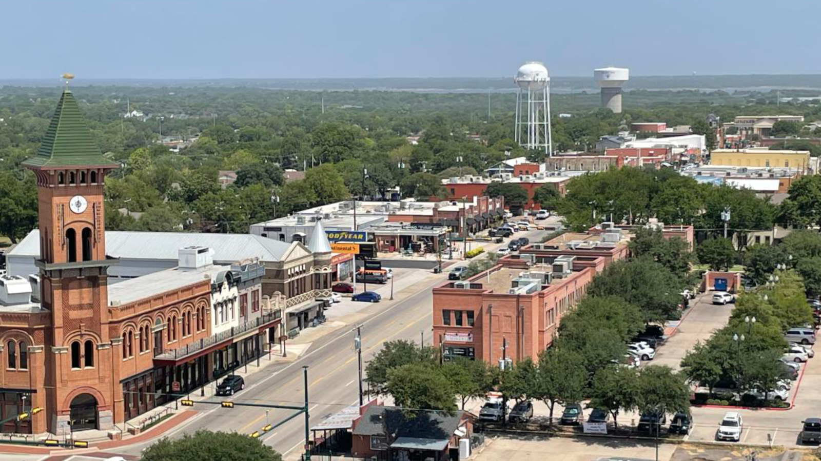 Trammell Crow Building Grapevine Apartments, Hotel