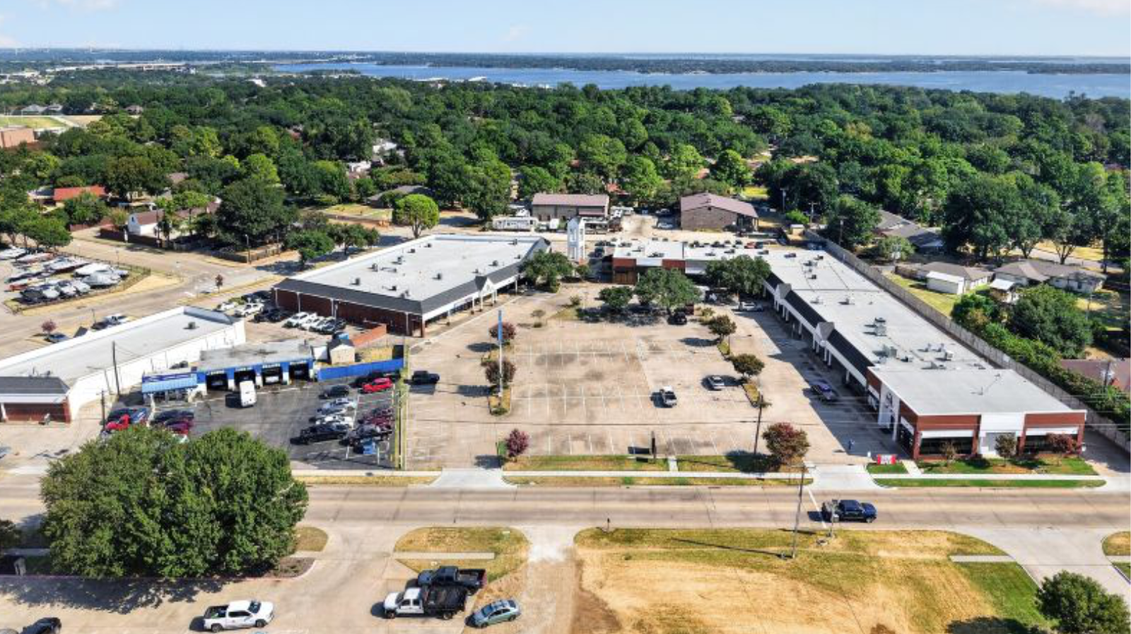 Lucrum Realty Acquires 50K-SF Lewisville Retail Center