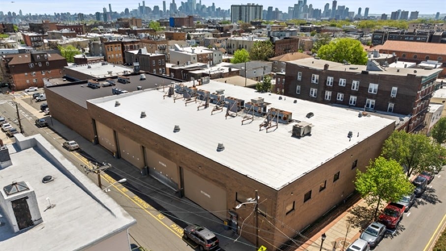 Owner-User Acquires NJ Cold Storage Facility