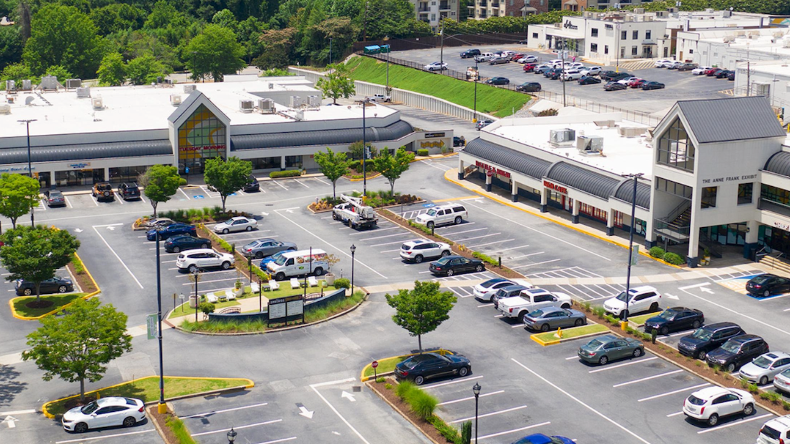 Jamestown Closes on Refis for Two Sandy Springs Retail Centers